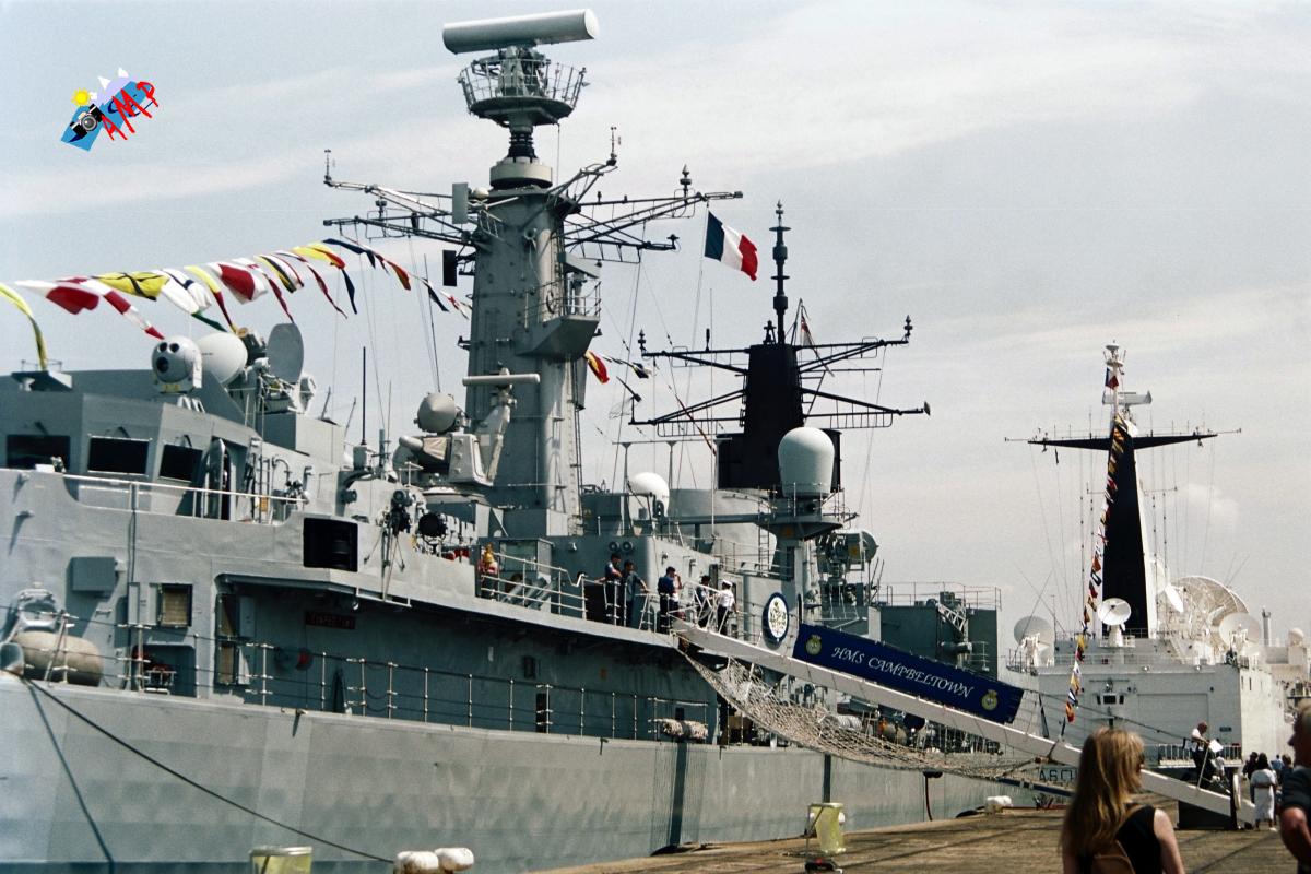 A1999-07_19A_B328_035-HMS Campbeltown_HG